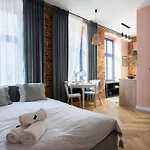 1555 Apartments V