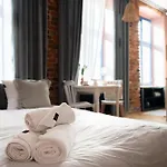 1555 Apartments V