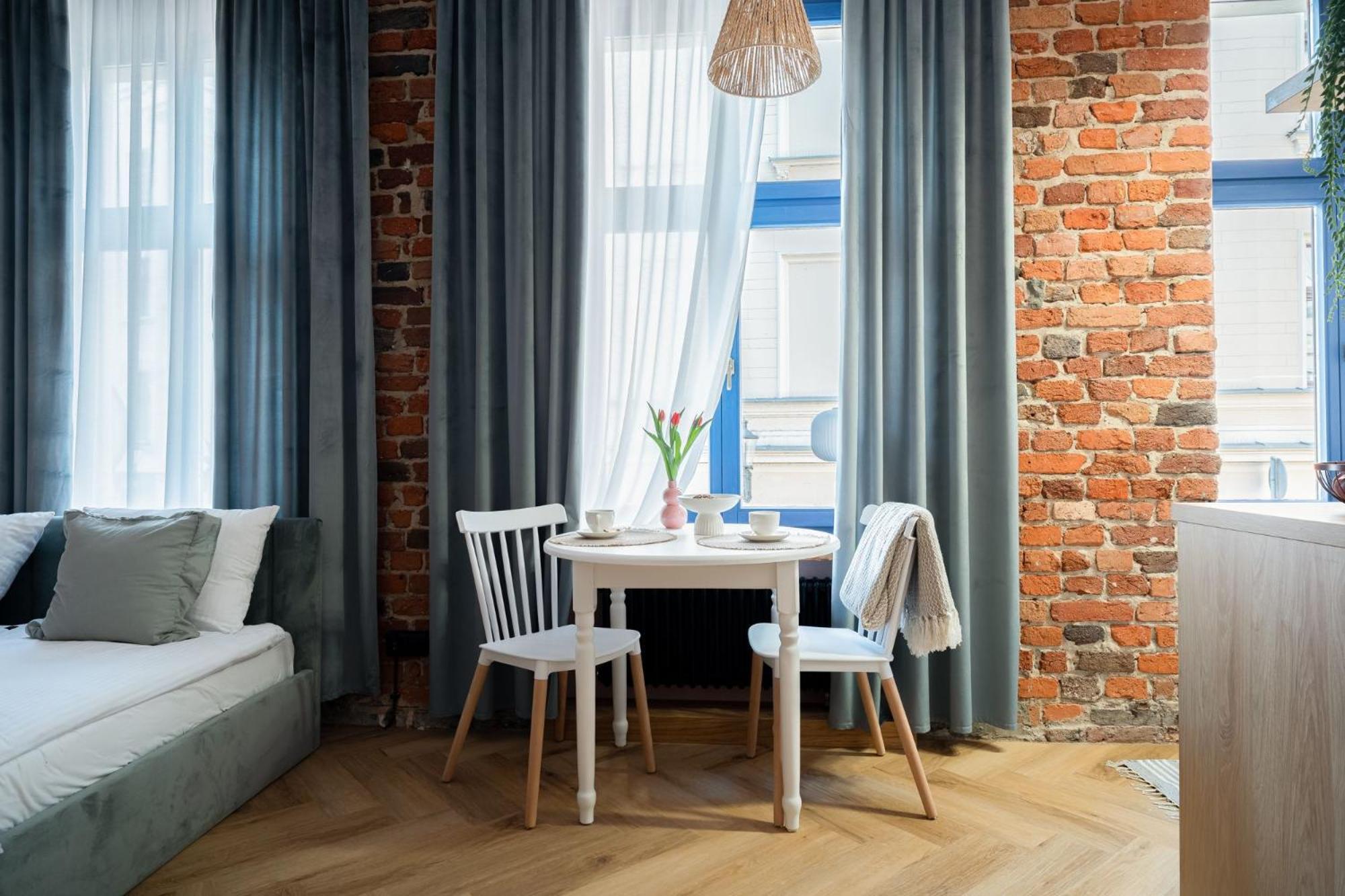 1555 V Apartament *