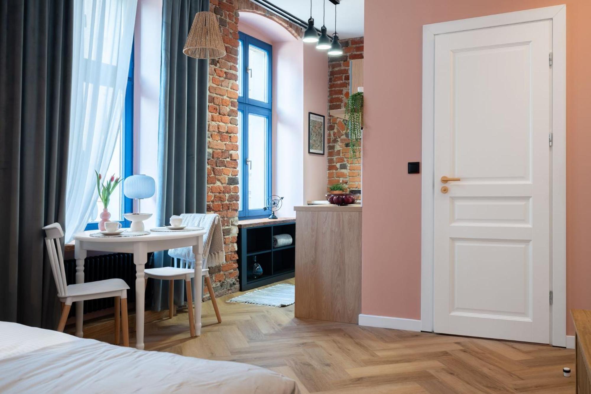 Apartament 1555 V *