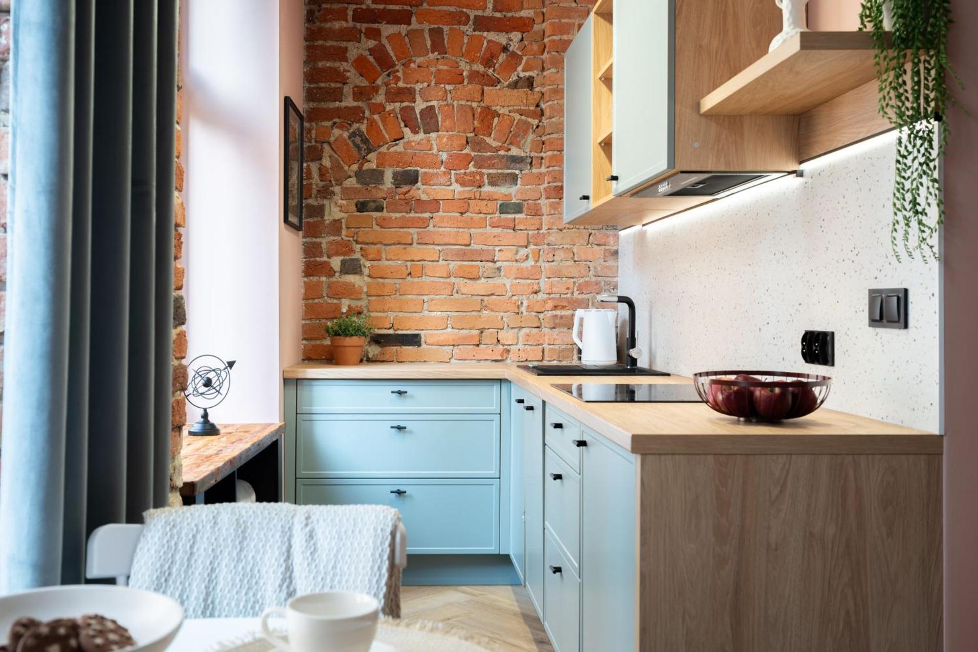 Apartment 1555 V *